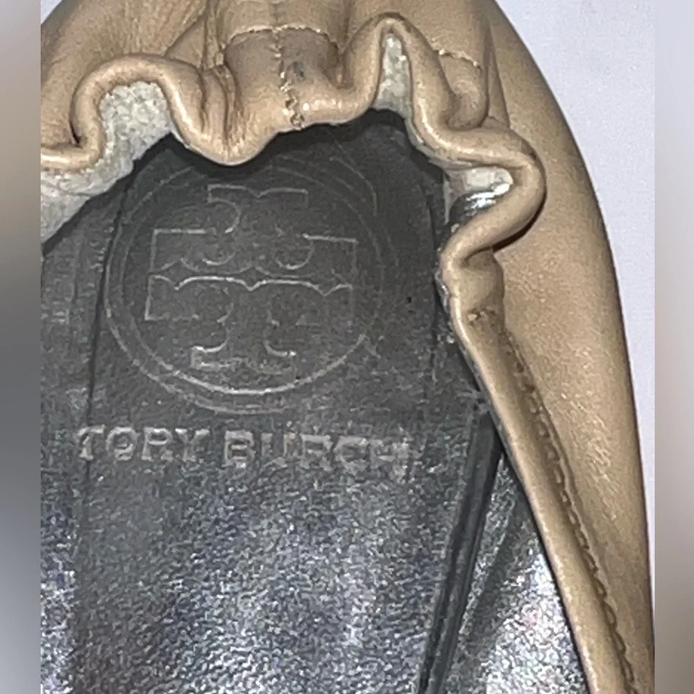 Tory Burch Serena Sz 9 Two Toned Silver Metallic Cap Toe Beige Reva‎ Flats